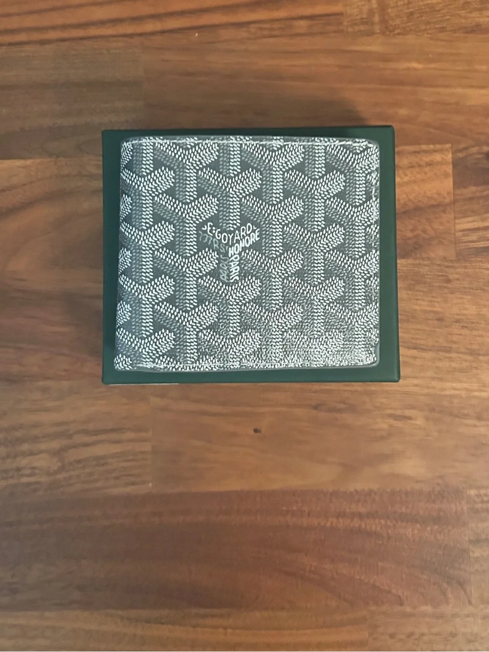 Goyard Grey Wallet with Yellow Microfiber Cloth with Green Box - Men Accessories